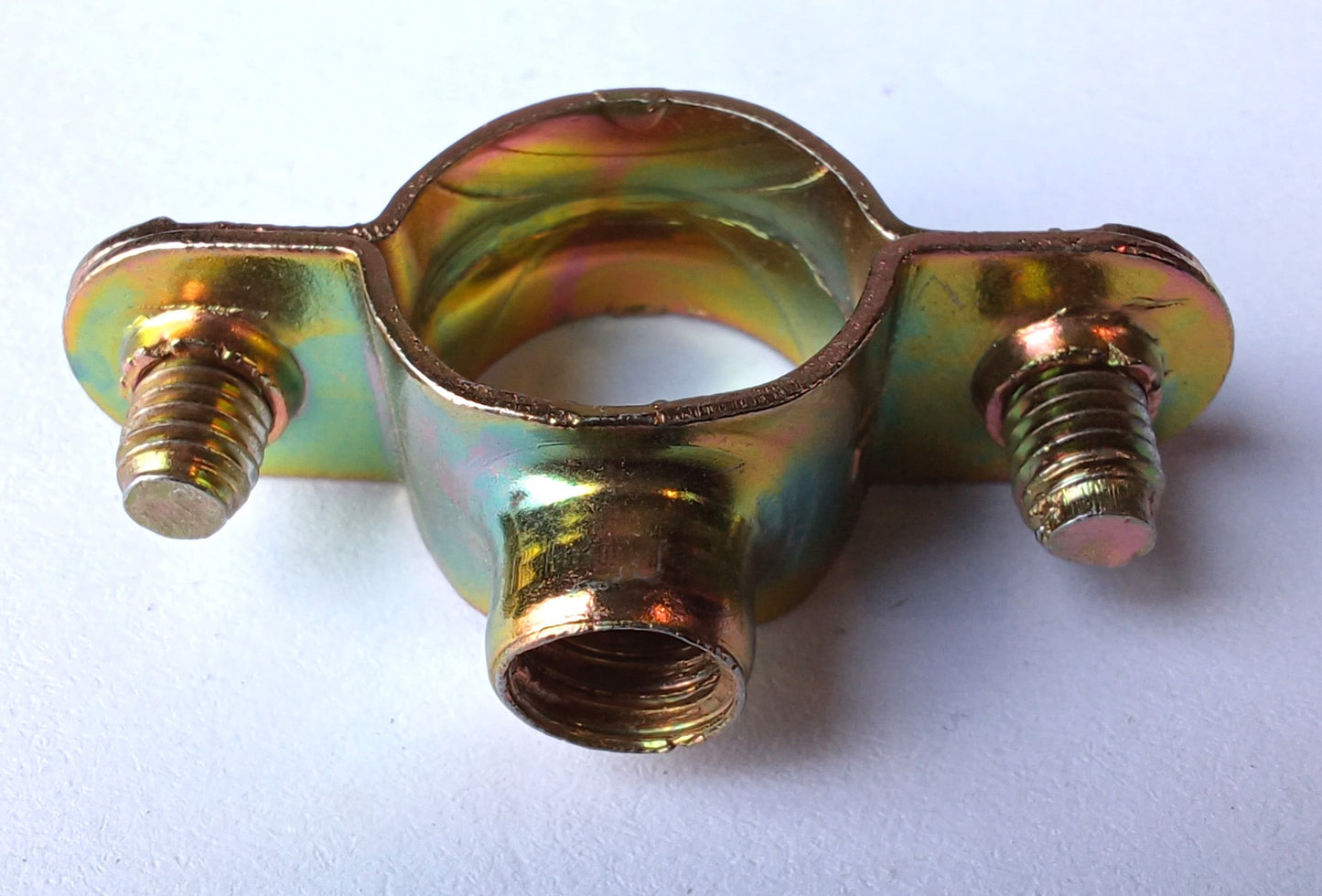 100 Colliers simples acier bichromaté, parfait pour la fixation de tubes en cuivre, 7 * 150 TUY 16MM, Wurth, Galvanisé jaune